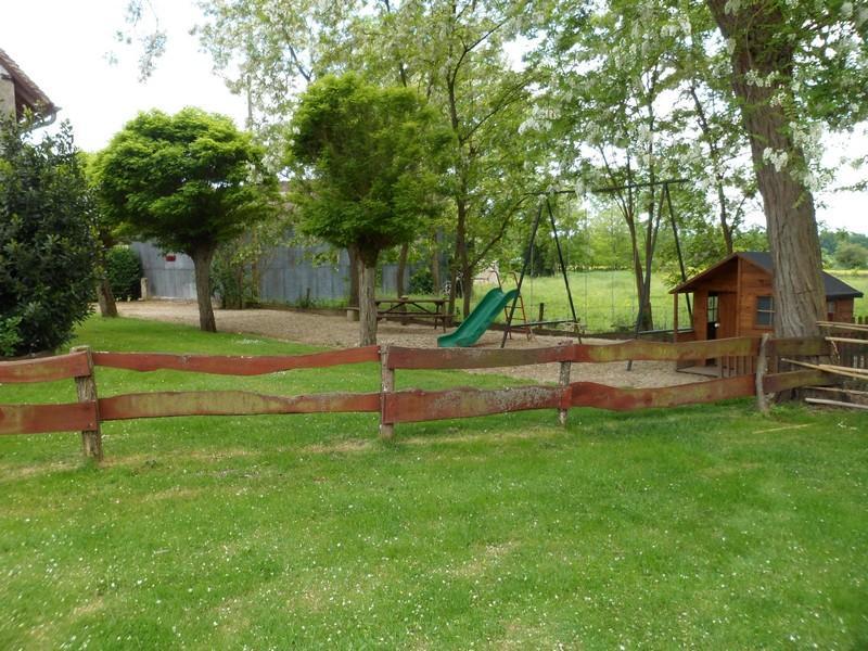 La Ferme Du Chateau Bed & Breakfast Tresnay Екстериор снимка